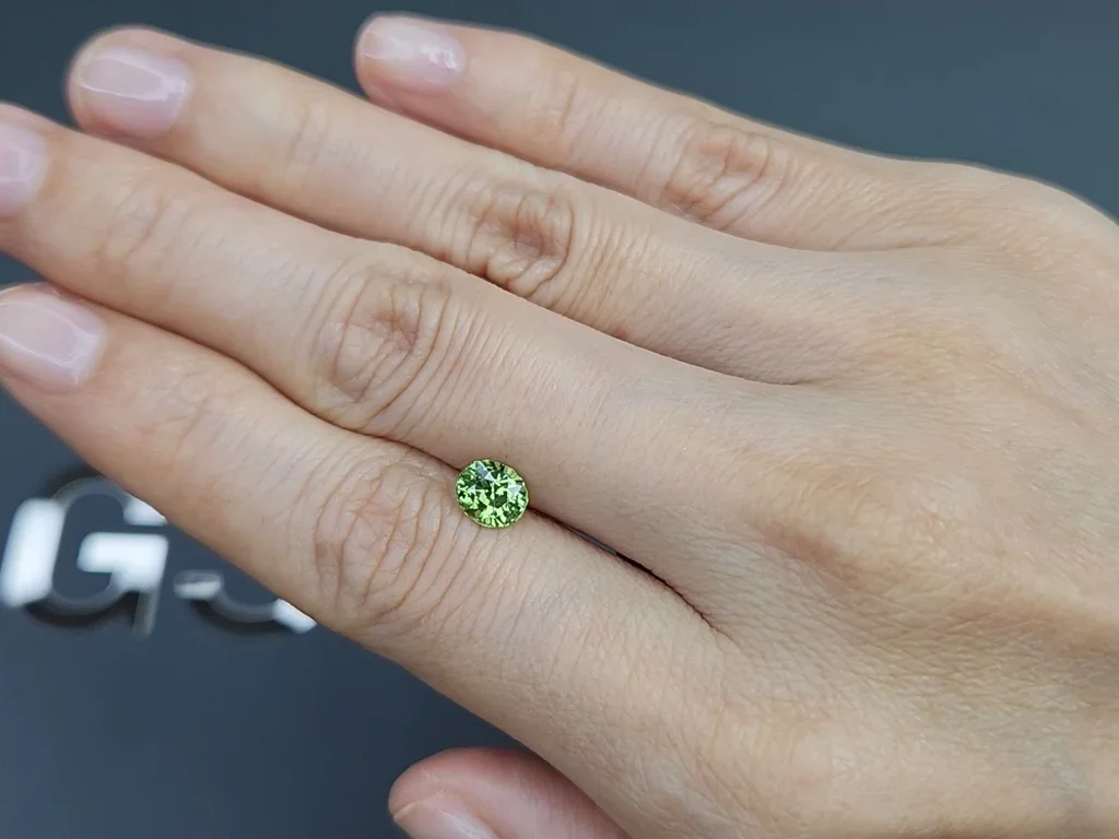 Yellowish green tsavorite garnet oval cut 1.17 carats, Tanzania Image №2