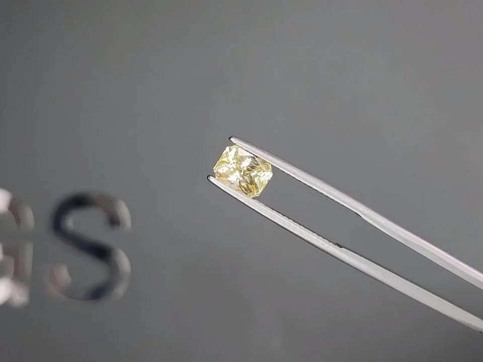 Unheated Pastel Yellow sapphire in radiant cut 2.03 carats, Sri Lanka Image №3