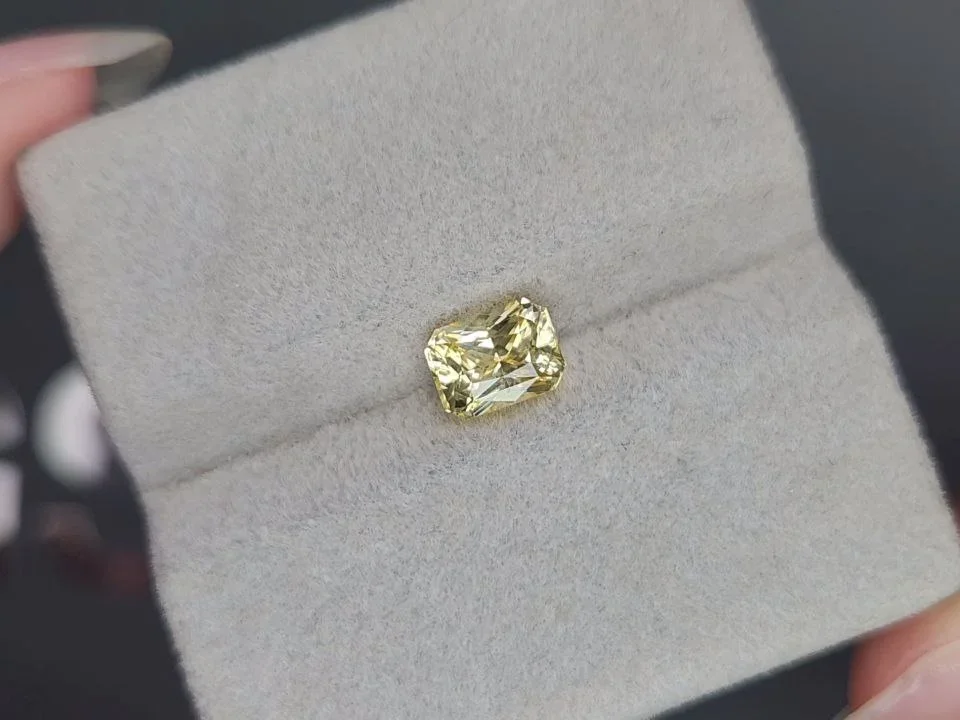 Unheated Pastel Yellow sapphire in radiant cut 2.03 carats, Sri Lanka Image №4