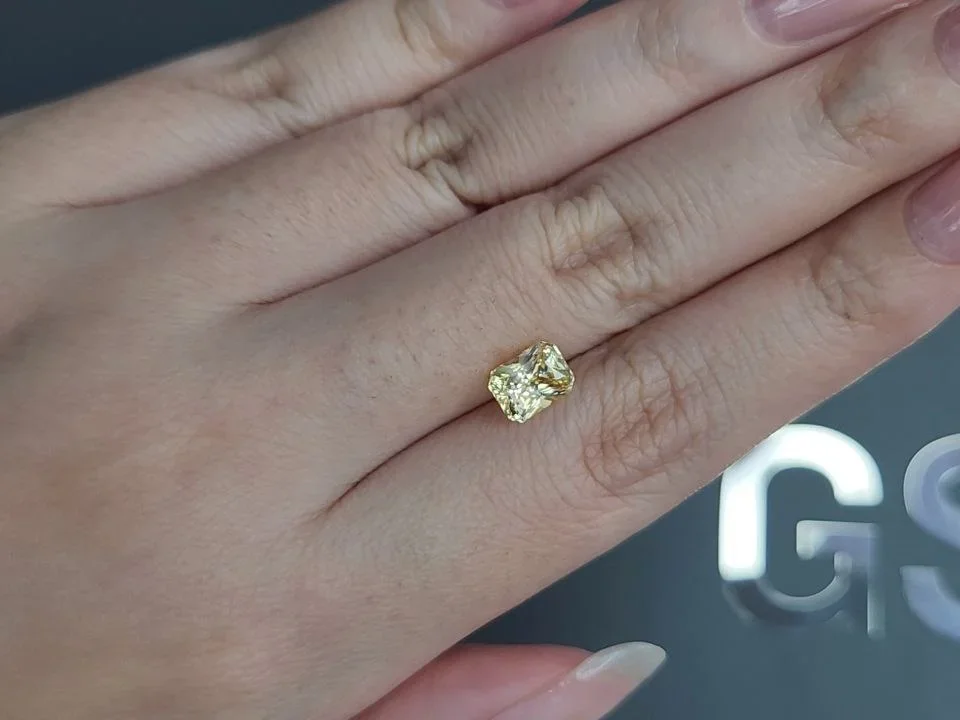 Unheated Pastel Yellow sapphire in radiant cut 2.03 carats, Sri Lanka Image №2