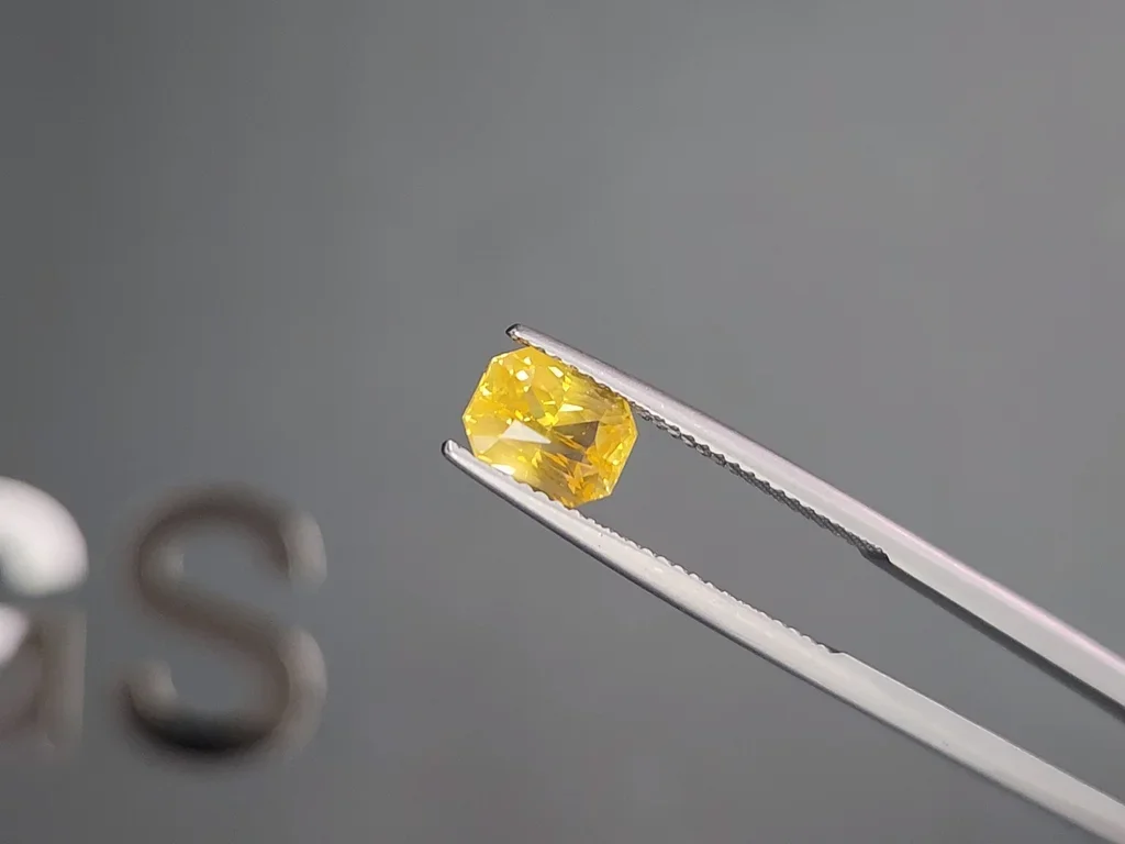 Vivid yellow sapphire with silk effect in radiant cut 2.03 carats, Sri Lanka Image №3