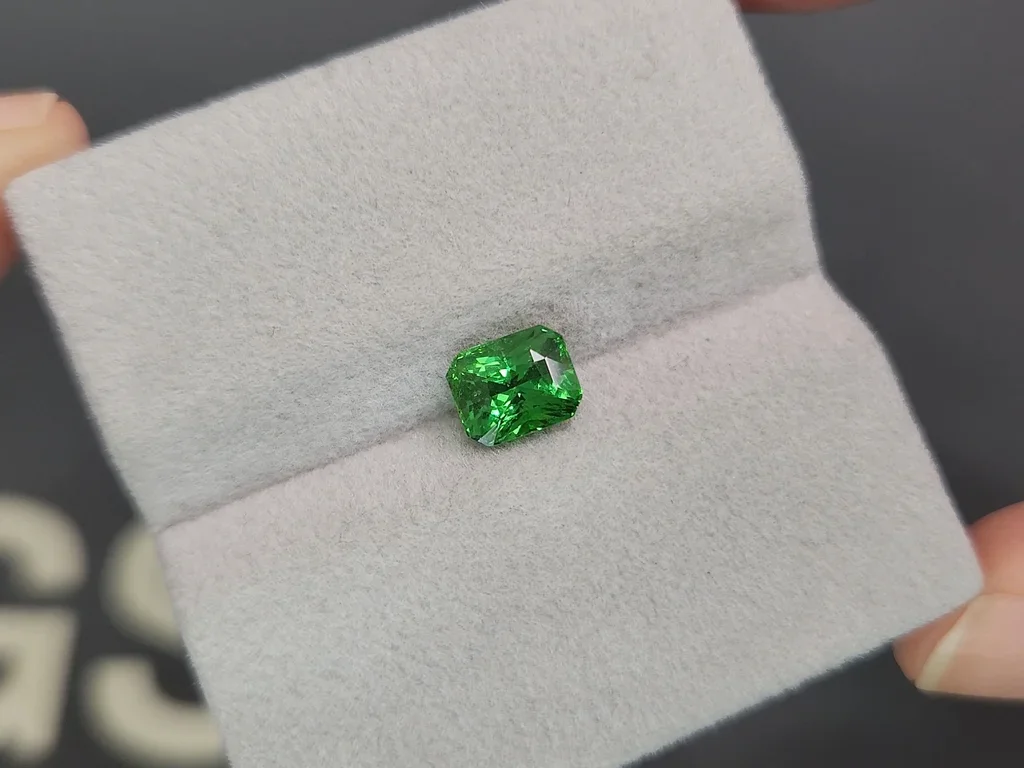 Vibrant Green tsavorite garnet in radiant cut 1.53 carats, Tanzania Image №4