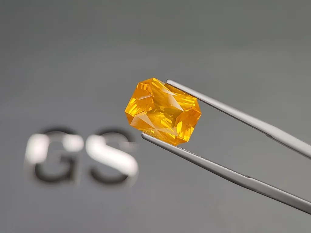 Unheated sapphire yellow orange radiant cut 5.93 carats, Sri Lanka Image №3