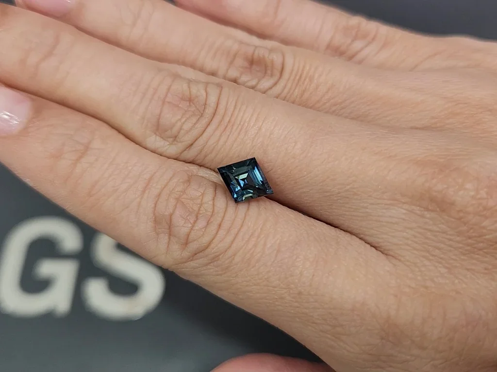 Unheated Teal sapphire kite cut 2.01 carats, Sri Lanka Image №2