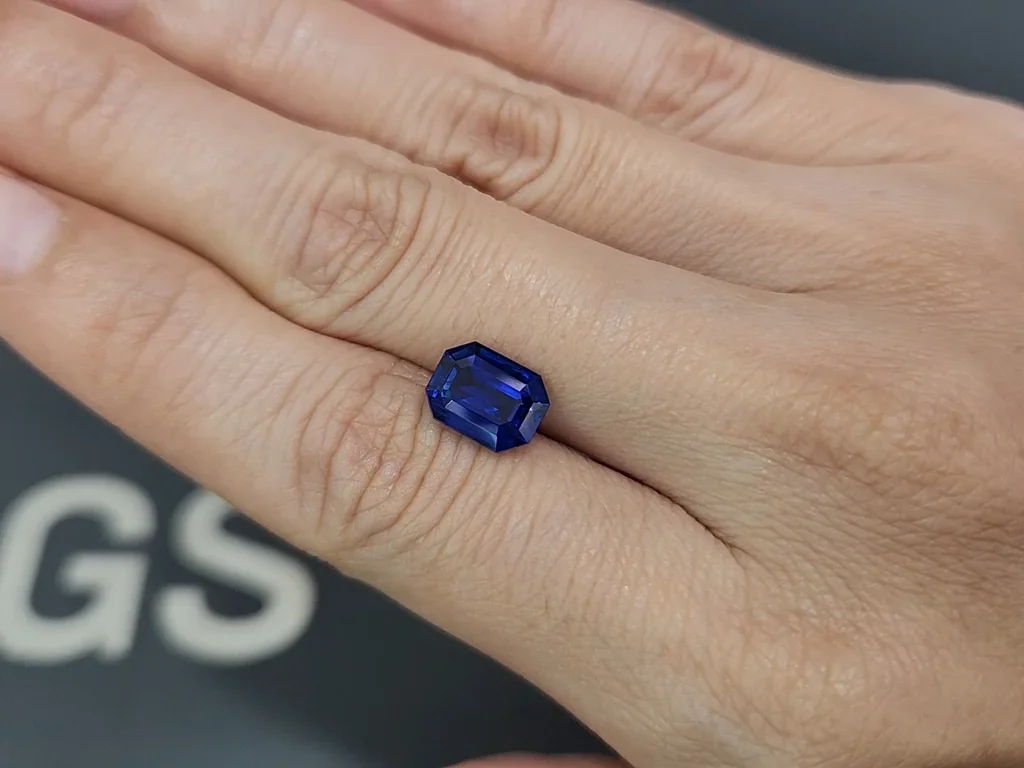 Sapphire Royal Blue octagon cut 3.14 carats, Sri Lanka Image №2
