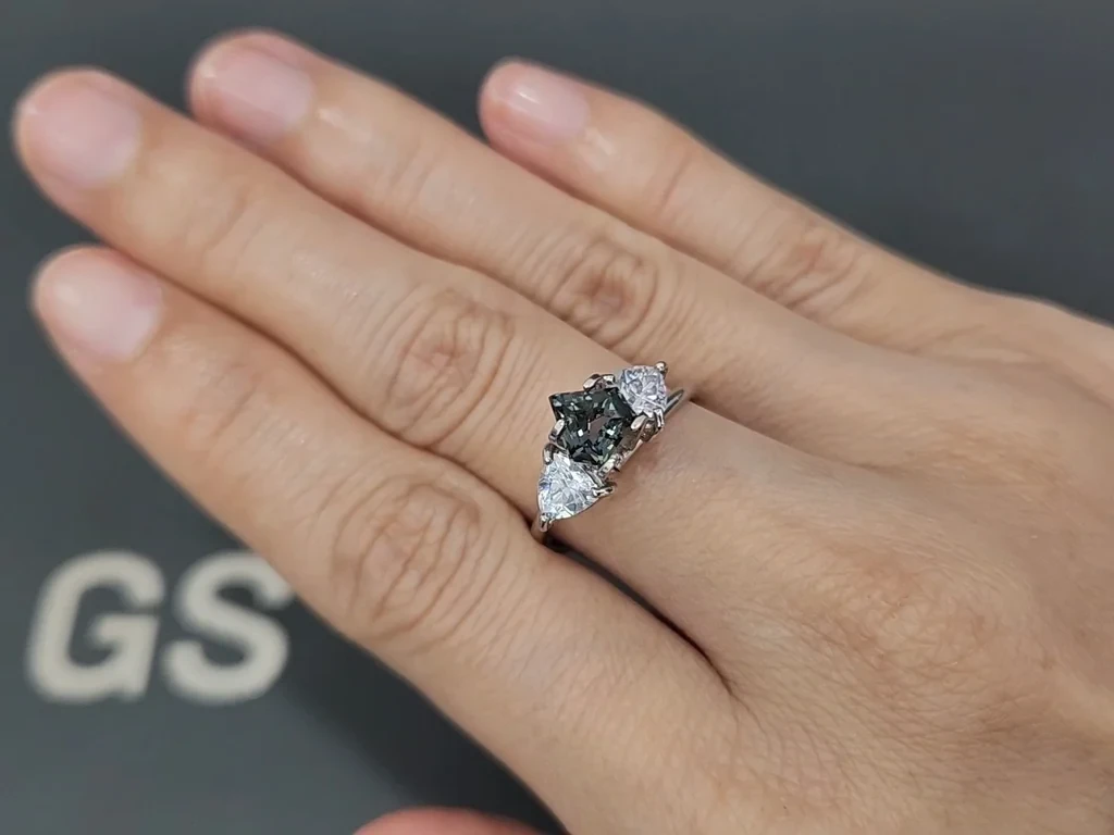 Unheated Teal sapphire fancy cut 1.02 carats, Madagascar Image №5