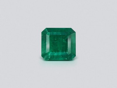 Emerald from Colombia intense color octagon shape 1.58 ct photo