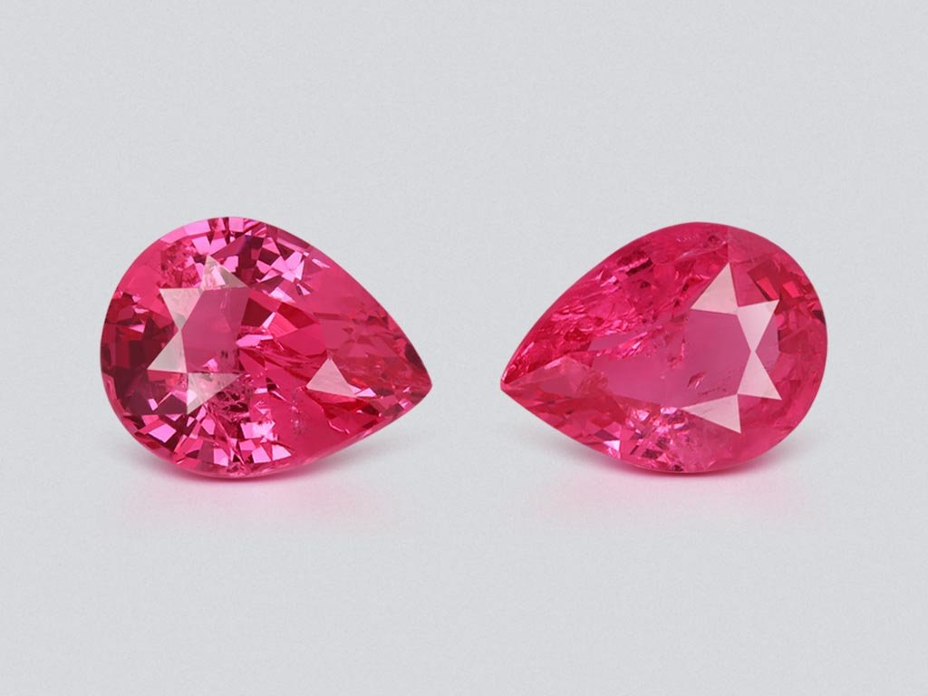 Pair of neon red pink pear-cut Mahenge spinels 2.29ct, Tanzania Image №1