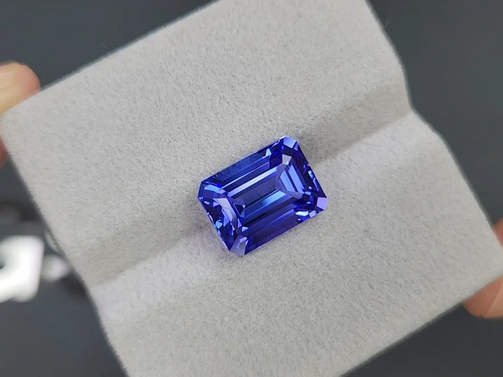 Octagon cut blue tanzanite 6.20 carats, Tanzania  Image №4