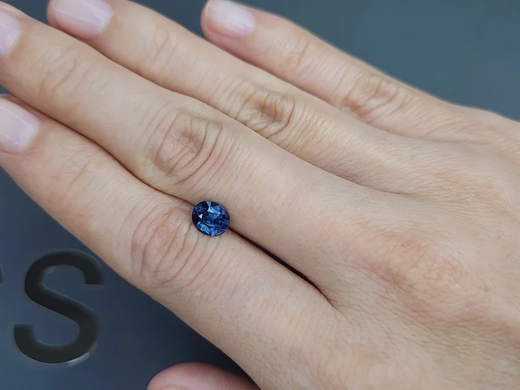 Unheated Teal sapphire in oval cut 1.10 carats, Madagascar Image №2