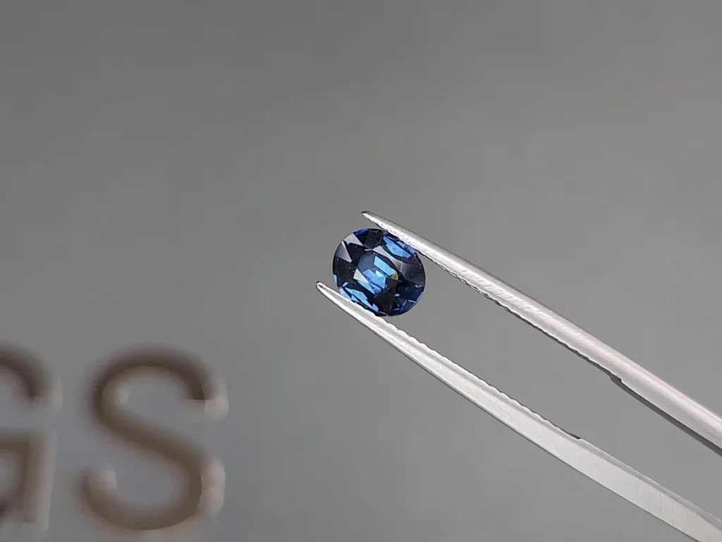 Unheated Teal sapphire in oval cut 1.10 carats, Madagascar Image №3