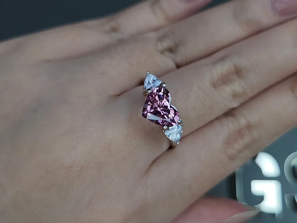 Pink spinel heart shape 2.39 carats, Burma Image №5
