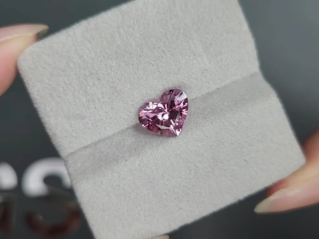 Pink spinel heart shape 2.39 carats, Burma Image №4