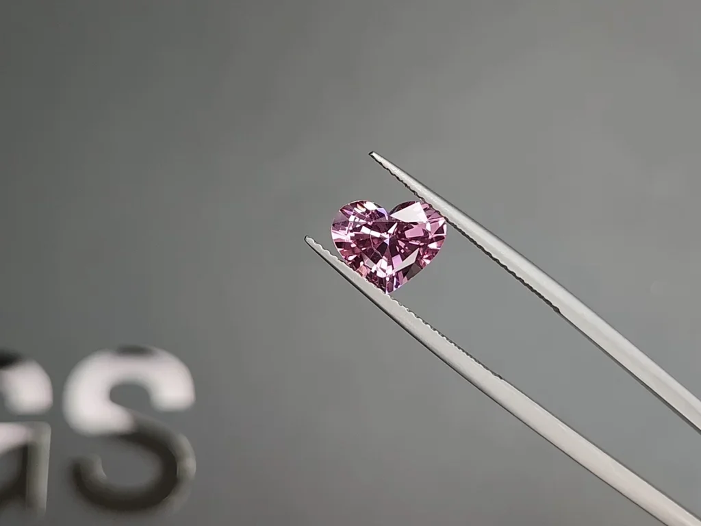 Pink spinel heart shape 2.39 carats, Burma Image №3