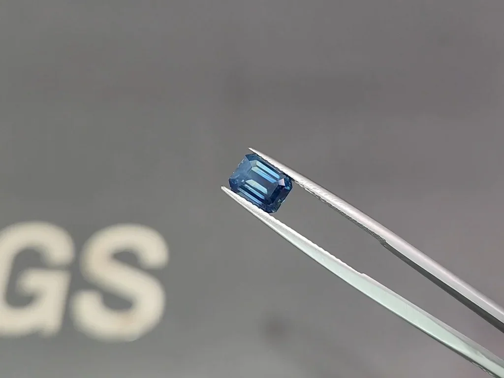 Unheated Teal sapphire octagon 2.02 carats, Sri Lanka Image №3