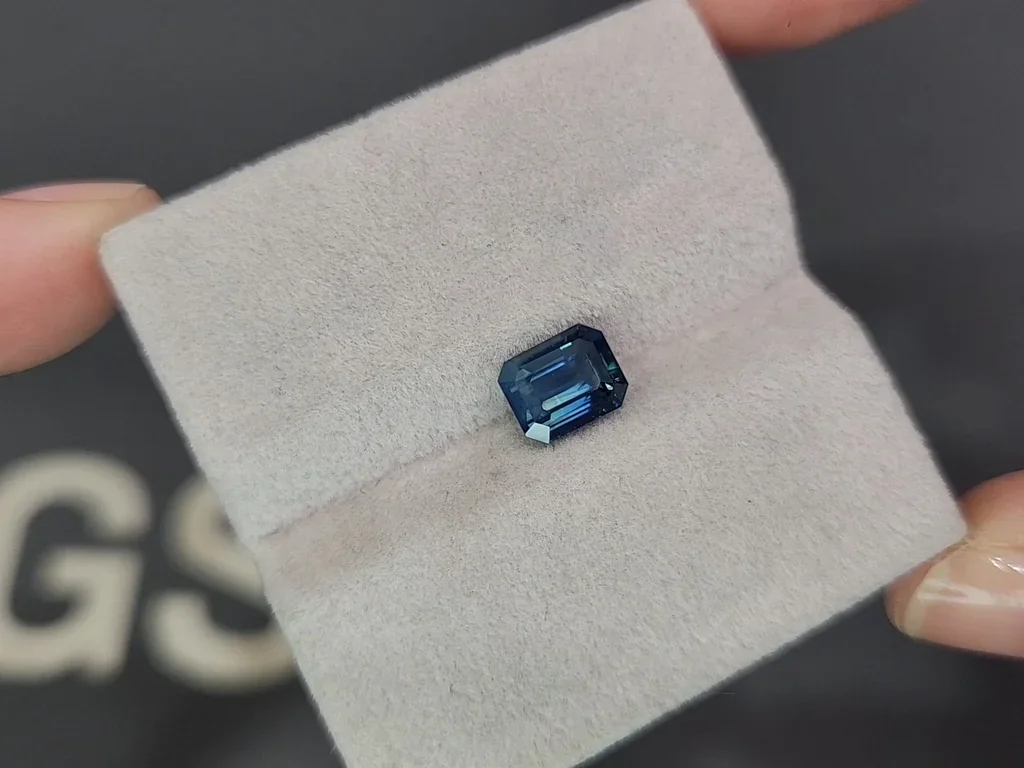 Unheated Teal sapphire octagon 2.02 carats, Sri Lanka Image №4