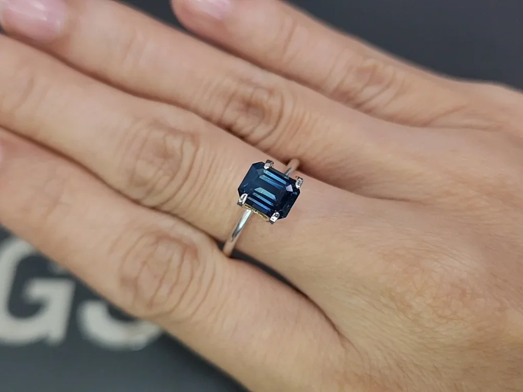 Unheated Teal sapphire octagon 2.02 carats, Sri Lanka Image №5