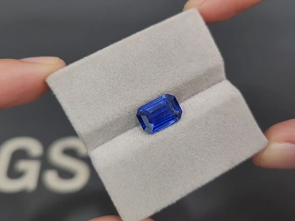 Blue sapphire octagon cut 4.01 carats, Sri Lanka Image №4