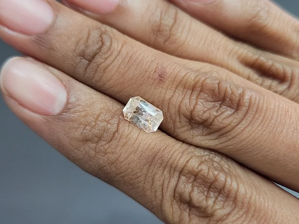 Unheated sapphire radiant cut 1.71 carats, Sri Lanka Image №2