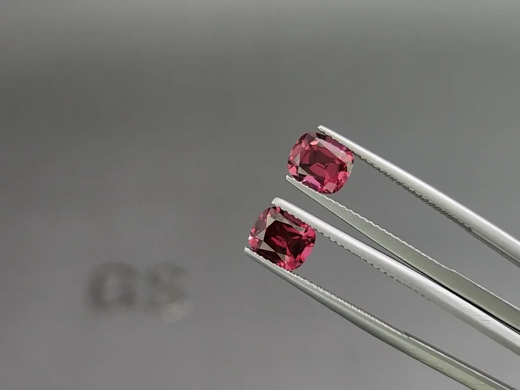 Set of garnets rhodolite cushion cut 4.41 carats, Madagascar Image №4