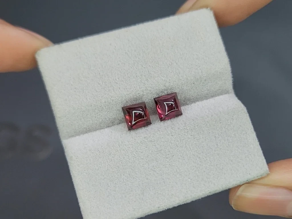 Pair of garnets rhodolite sugarloaf cut 2.53 carats, Madagascar Image №4