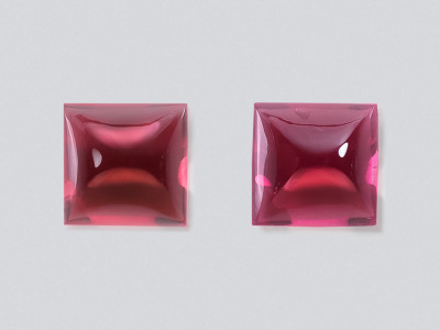 Pair of garnets rhodolite sugarloaf cut 2.53 carats, Madagascar photo
