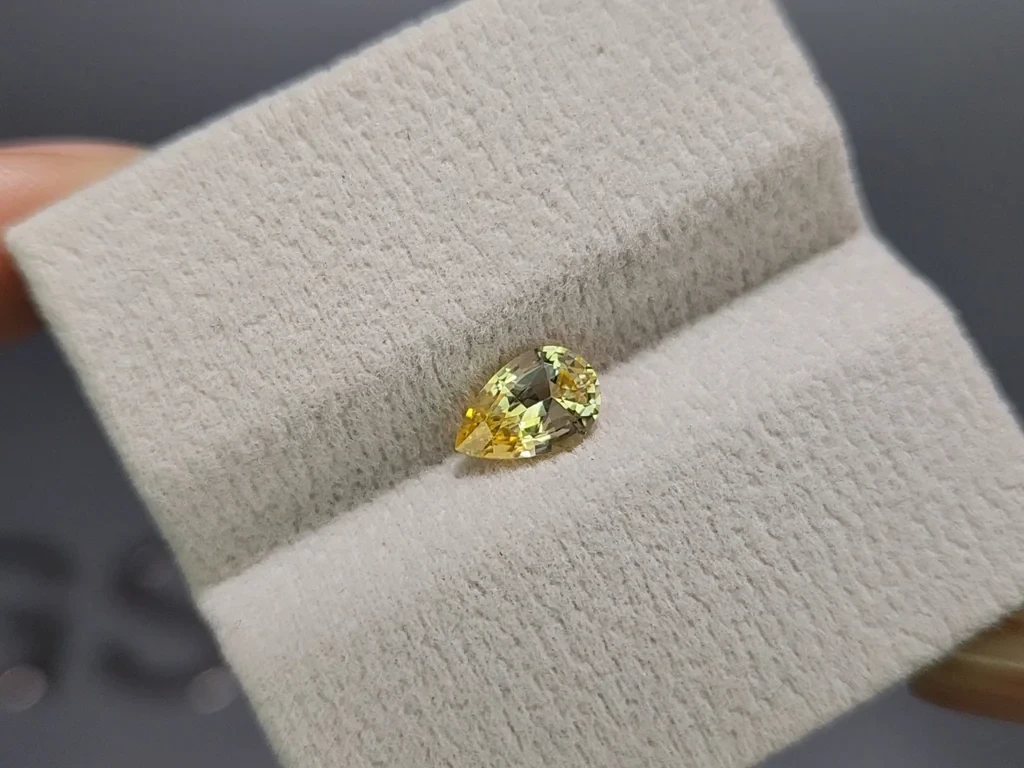 Unheated yellow sapphire pear cut 1.10 carats, Sri Lanka Image №4