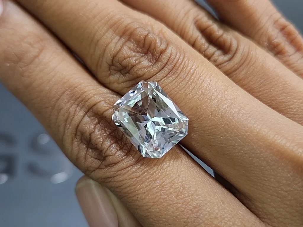 Kunzite light green radiant cut 7.94 carats, Pakistan Image №2