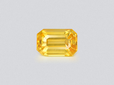 Sapphire Vivid Yellow octagon cut 3.02 carats, Sri Lanka photo