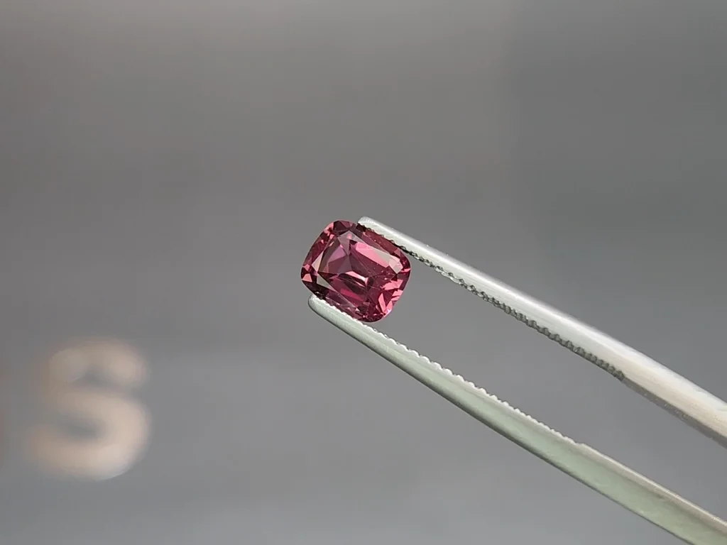 Set of garnets rhodolite cushion cut 4.29 carats, Madagascar Image №3