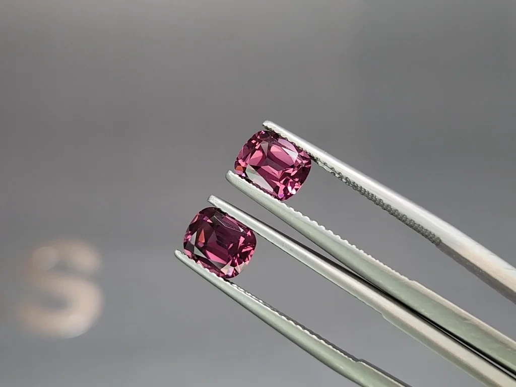 Set of garnets rhodolite cushion cut 4.29 carats, Madagascar Image №4