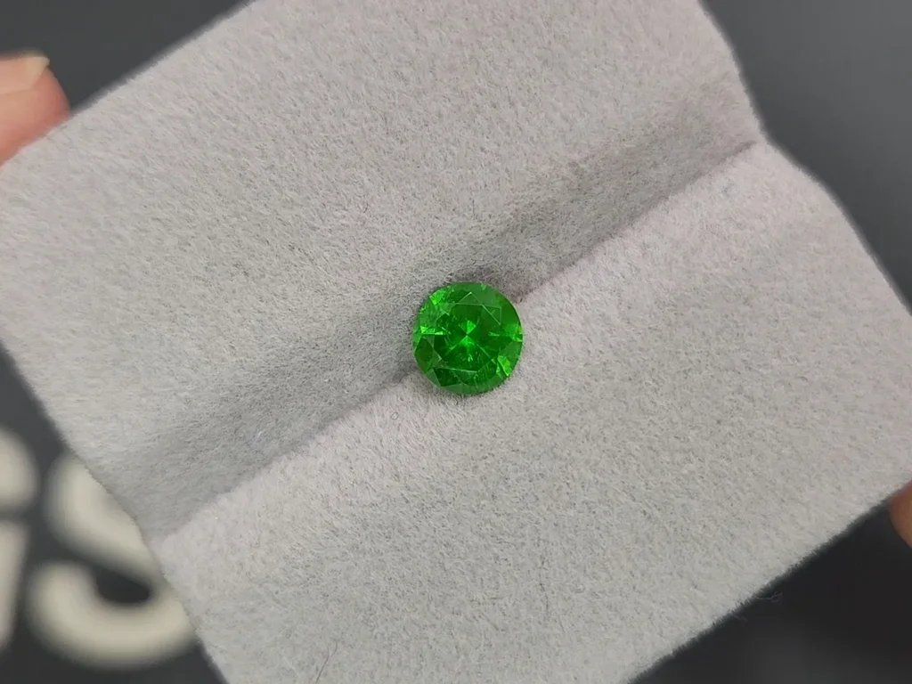 Russian demantoid garnet 0.94 ct Image №4