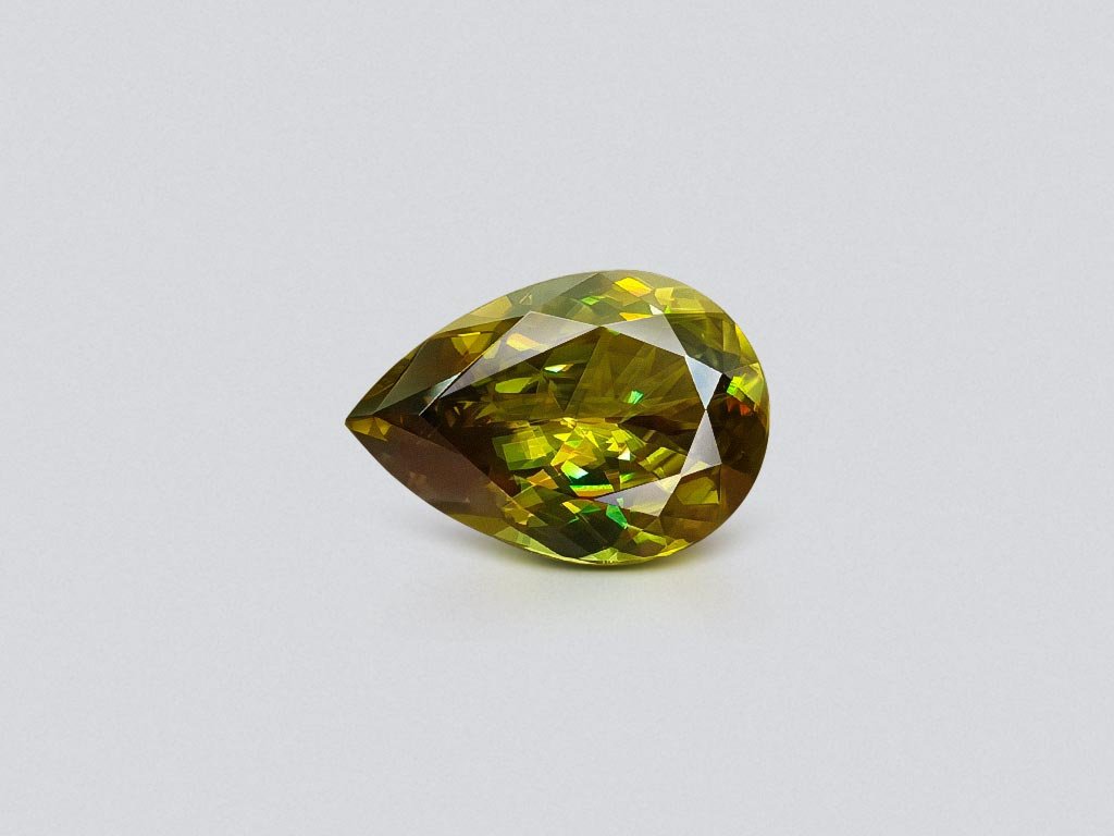 Olive green sphene 9.70 ct, Madagascar Image №1