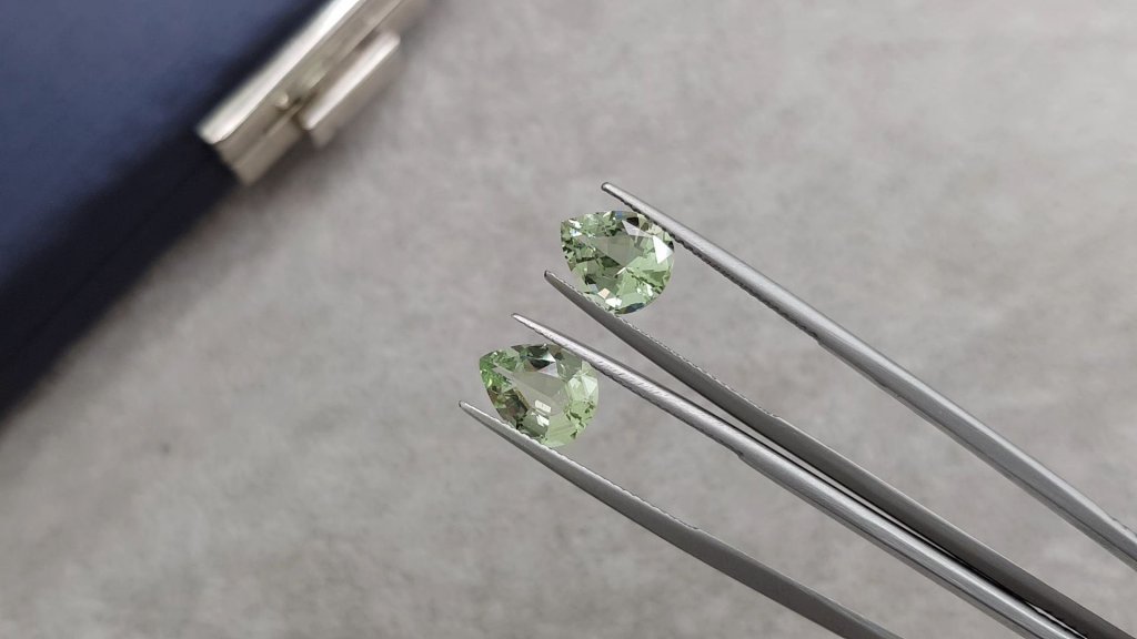 Pair of rare green beryl in pear cut 4.03 carats, Nigeria Image №3