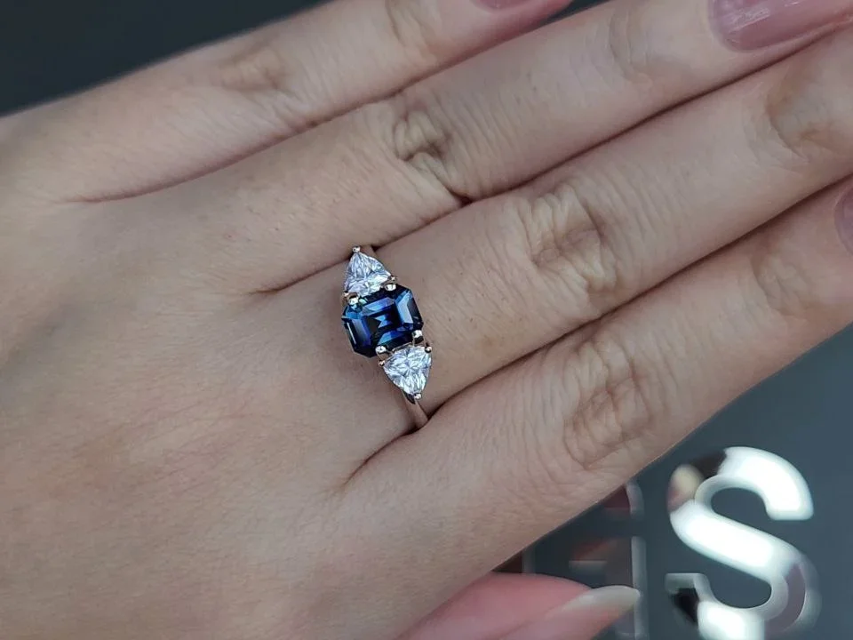 Unheated octagon cut Teal sapphire 1.54 carats, Madagascar Image №5