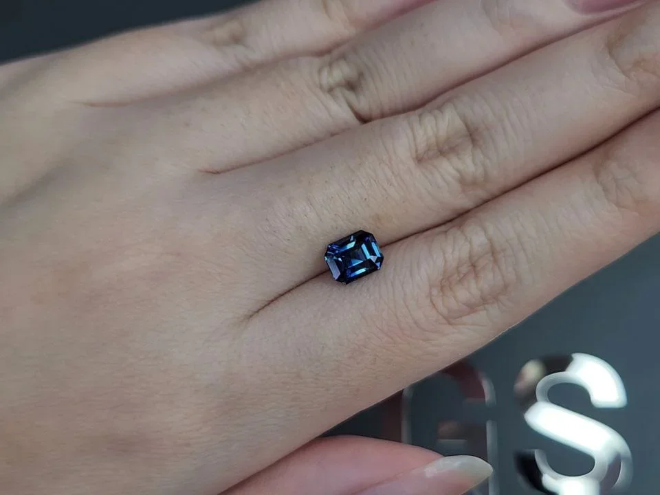 Unheated octagon cut Teal sapphire 1.54 carats, Madagascar Image №2
