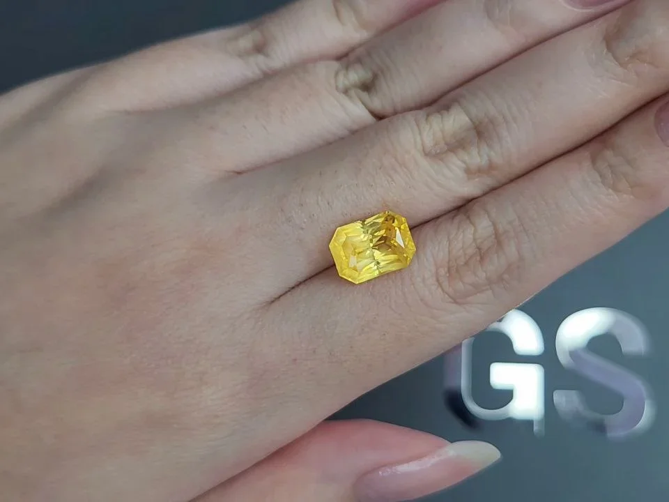 Vivid yellow sapphire with silk effect in radiant cut 5.76 carats, Sri Lanka  Image №2