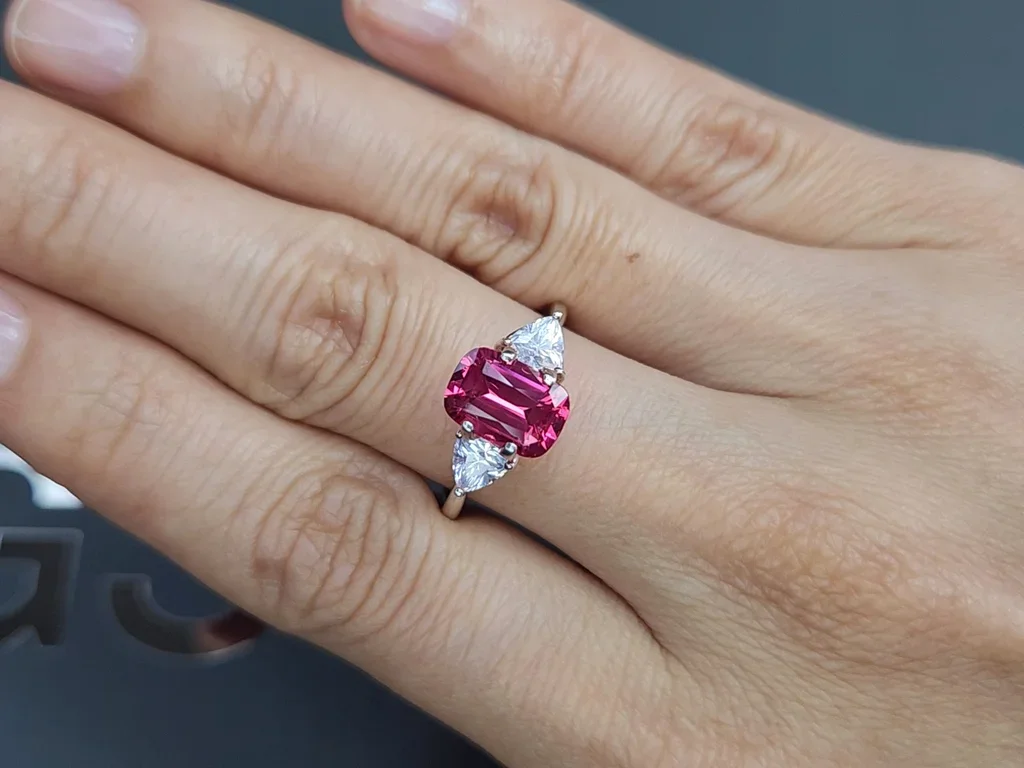 Vivid pink Mahenge spinel in cushion cut 2.75 carats, Tanzania Image №5