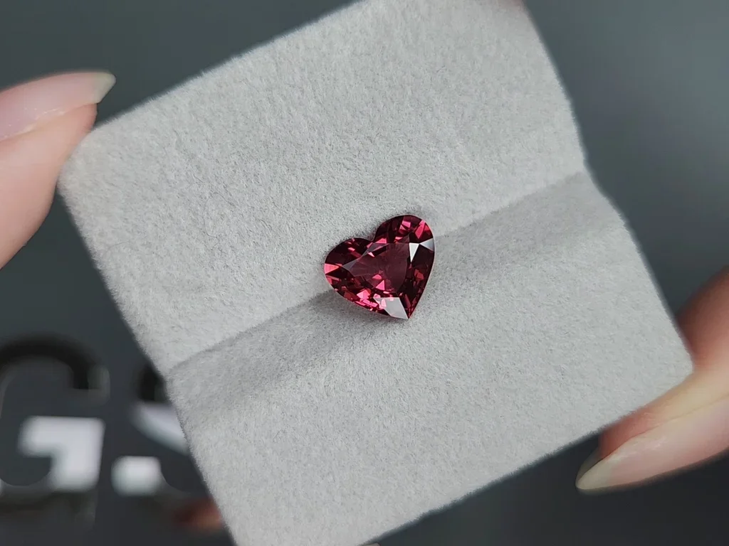 Vivid red spinel in heart shape 2.34 carats, Burma Image №4