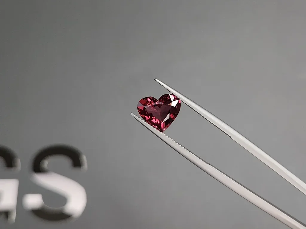 Vivid red spinel in heart shape 2.34 carats, Burma Image №3