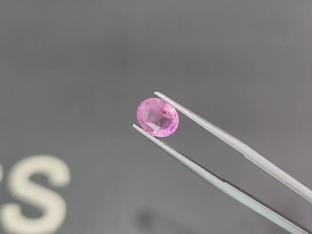 Unheated sapphire rutile silk effect oval cut  2.01 carats, Madagascar Image №3