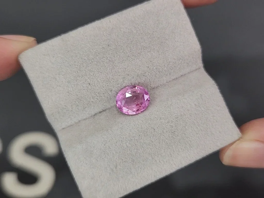 Unheated sapphire rutile silk effect oval cut  2.01 carats, Madagascar Image №4