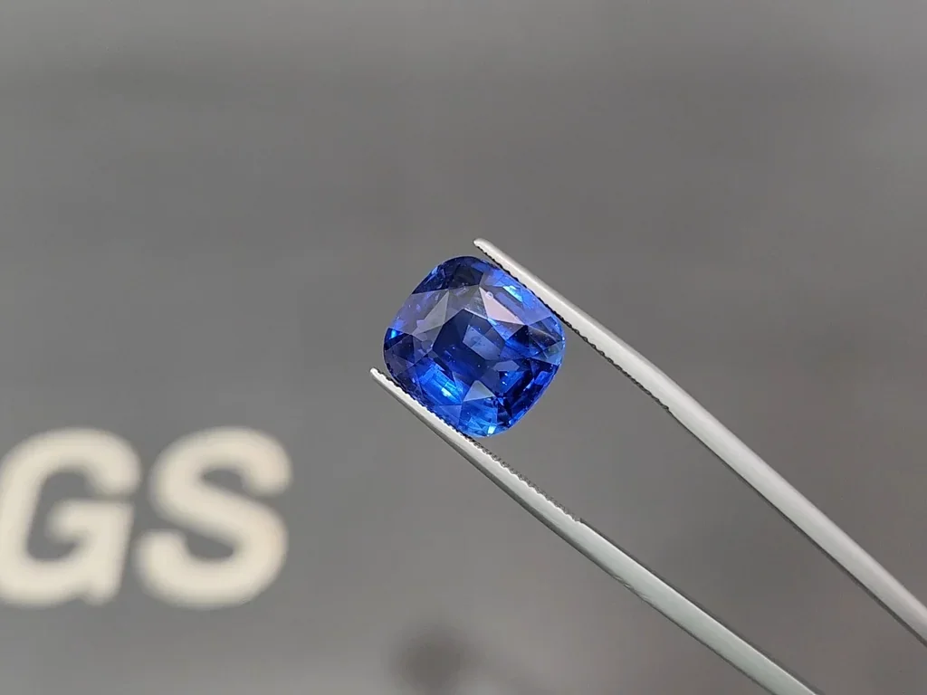 Sapphire Royal Blue cushion cut 13.12 carats, Sri Lanka  Image №3