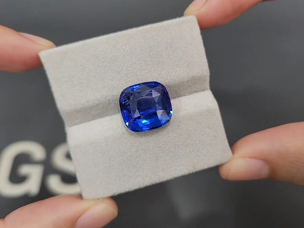 Sapphire Royal Blue cushion cut 13.12 carats, Sri Lanka  Image №4