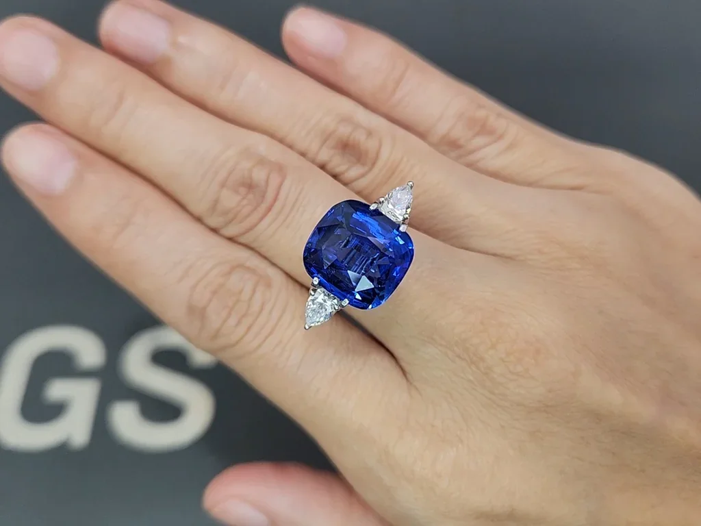 Sapphire Royal Blue cushion cut 13.12 carats, Sri Lanka  Image №5