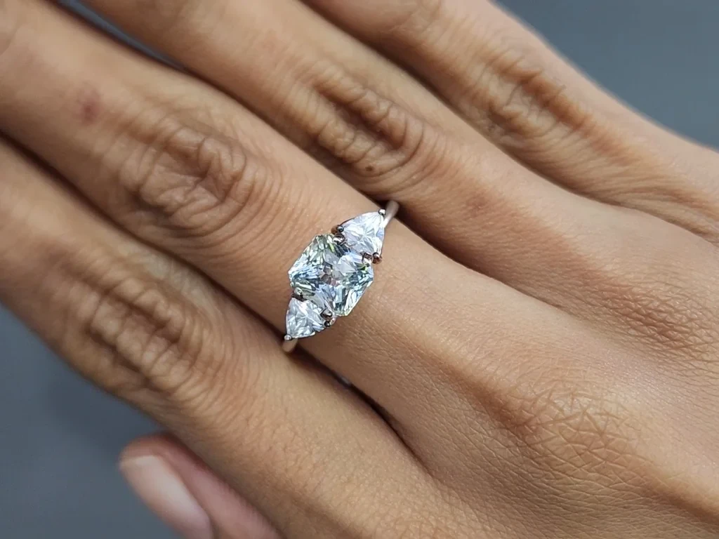 Unheated sapphire Bi-color radiant cut 2.15 carats, Madagascar Image №5