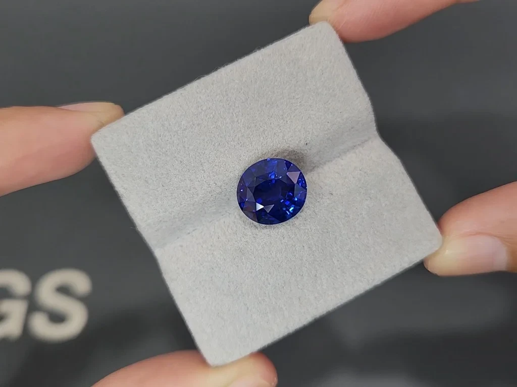 Sapphire Royal Blue cushion cut 6.44 carats, Sri Lanka Image №4
