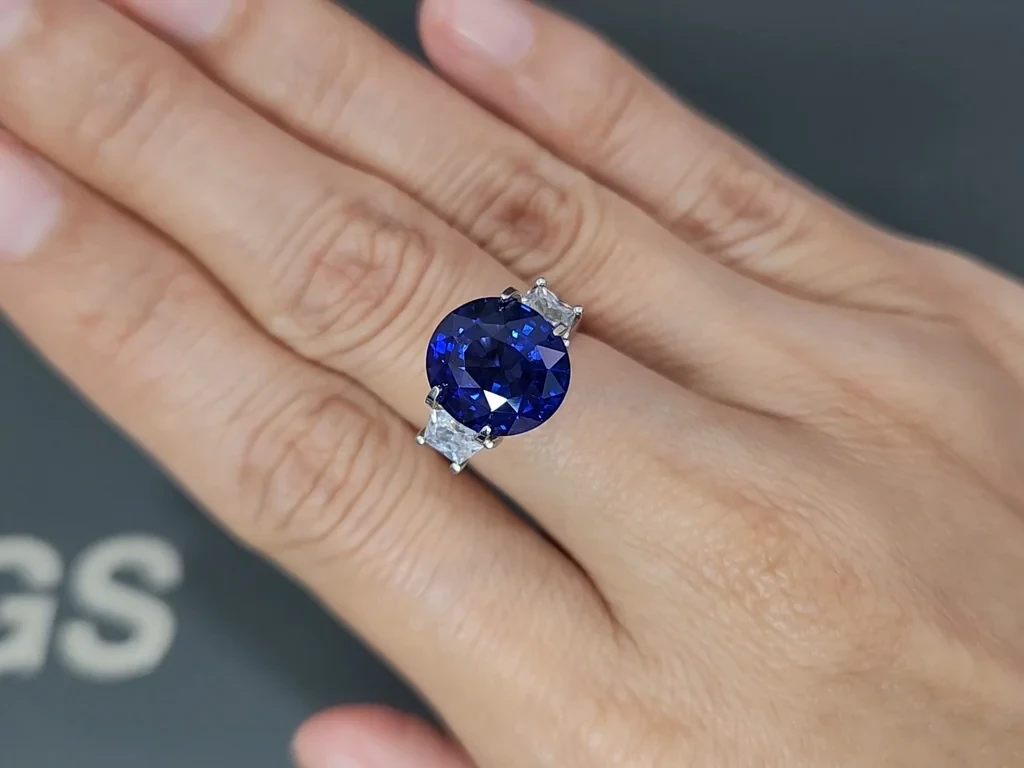 Sapphire Royal Blue cushion cut 6.44 carats, Sri Lanka Image №5