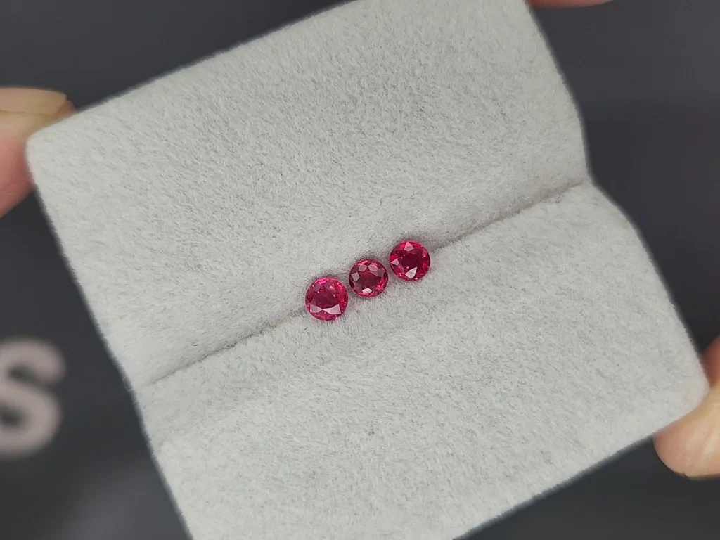 Set of rubies Pigeon Blood Red round cut 0.57 carats, Mozambique Image №3
