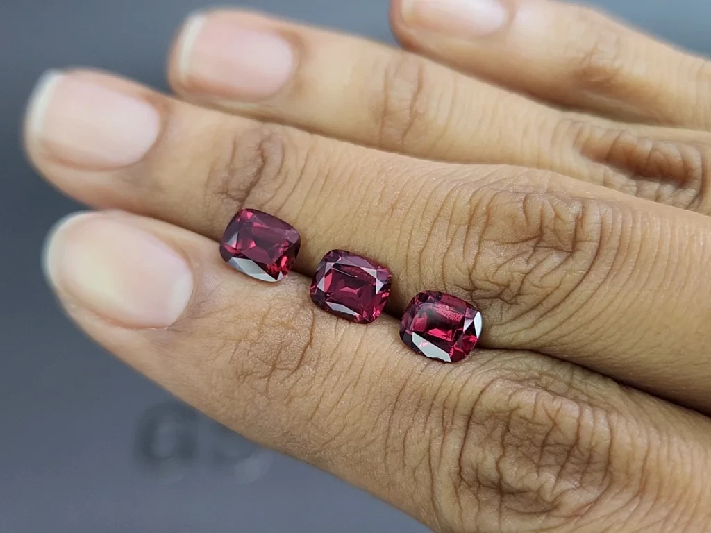 Set of garnets rhodolite cushion cut 4.23 carats, Madagascar Image №2